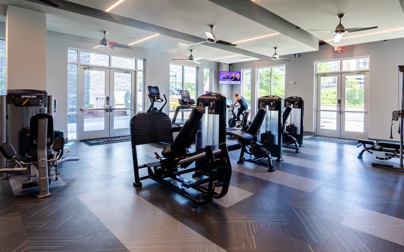 Fitness center at Uptown 550