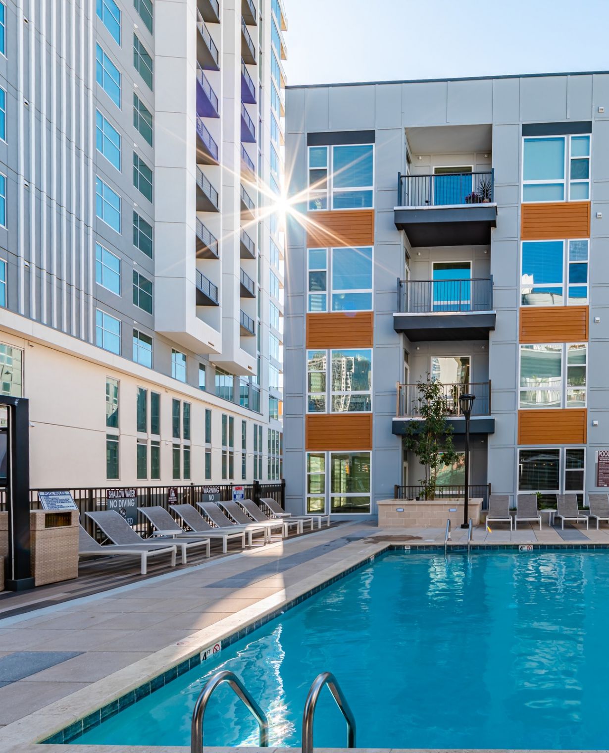 Uptown 550 Luxury apartment resort style pool